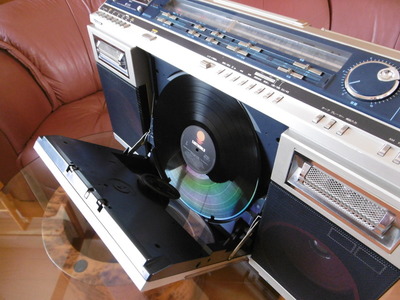 シャープ デュアルプレイ・ディスク・ステレオ・システム VZ-V2 1980