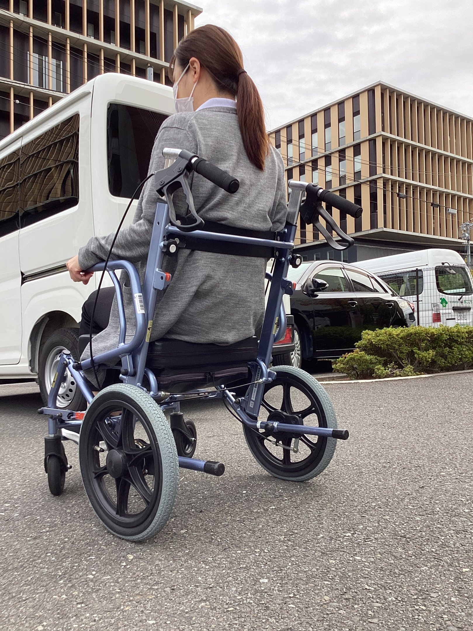 車いすにもなる歩行器？ ～高齢者配食サービスから福祉用具レンタルへ