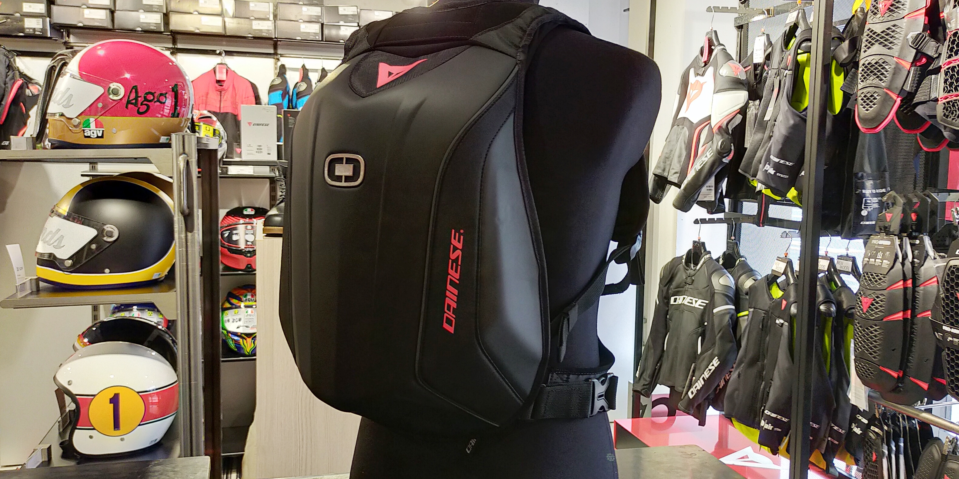 新作バックパック【D-MACH COMPACT BACKPACK】