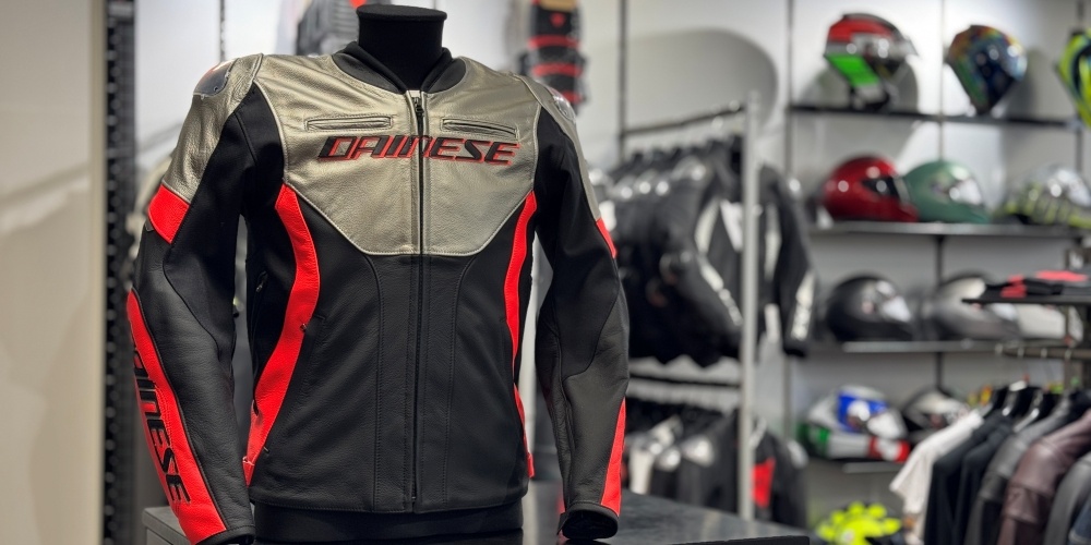 ダイネーゼのスタンダードレーシングジャケットがモデルチェンジ
