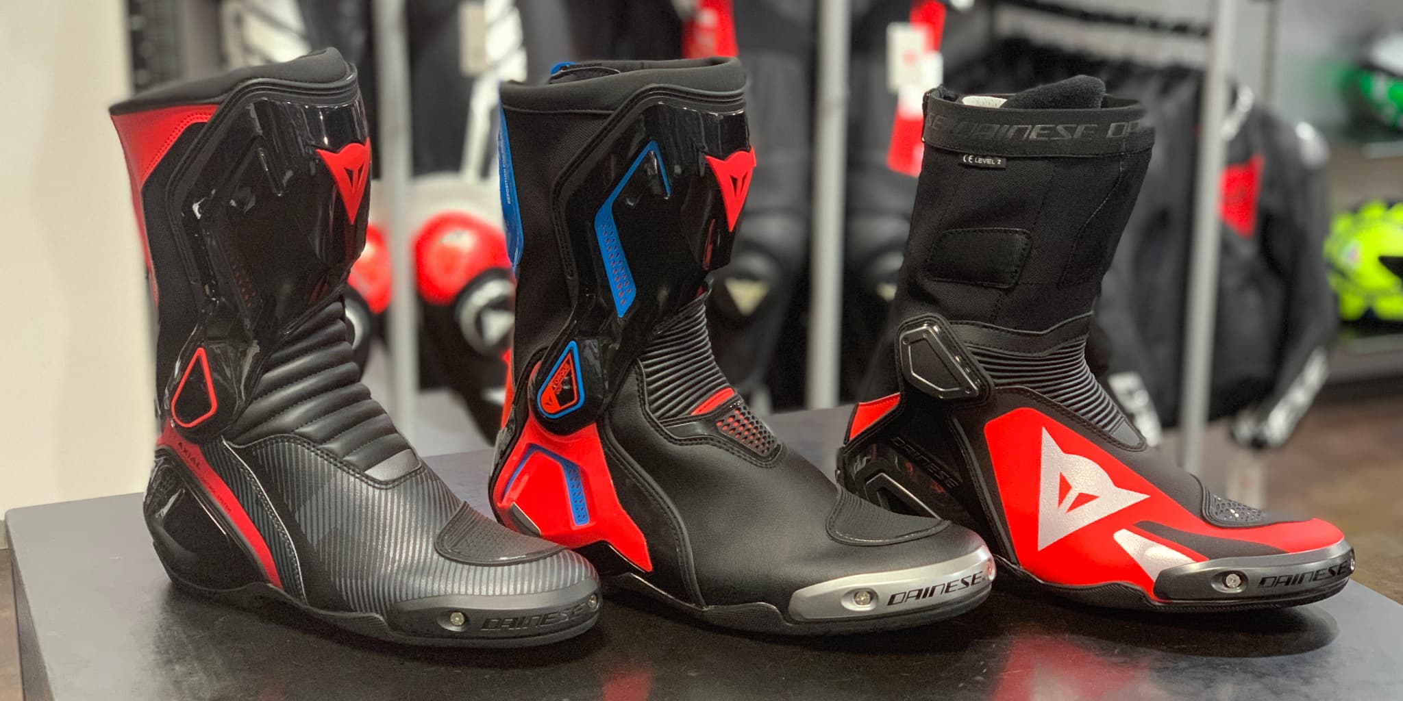 レーシングブーツの3タイプはどこが違う？