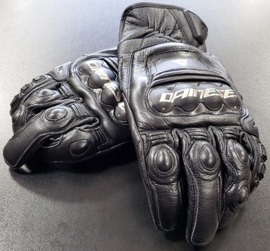 ショートレザーグローブのトップモデル『4-STROKE 2』がモデルチェンジ。