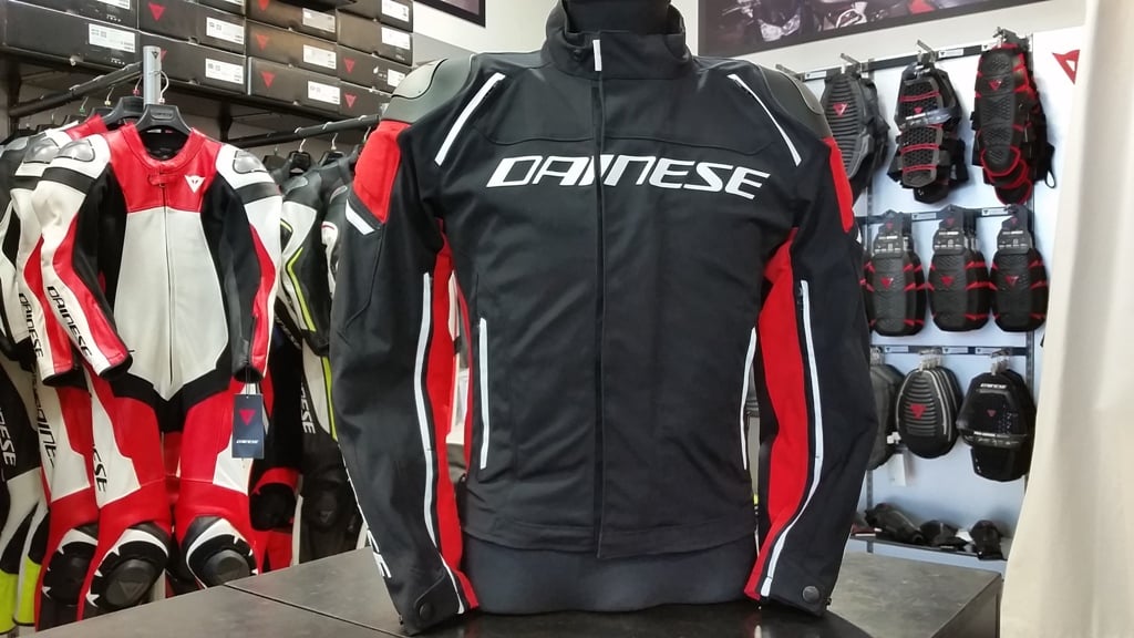 ウインタージャケットもカッコ良くレーシーに『RACING 3 D-DRY® JACKET』