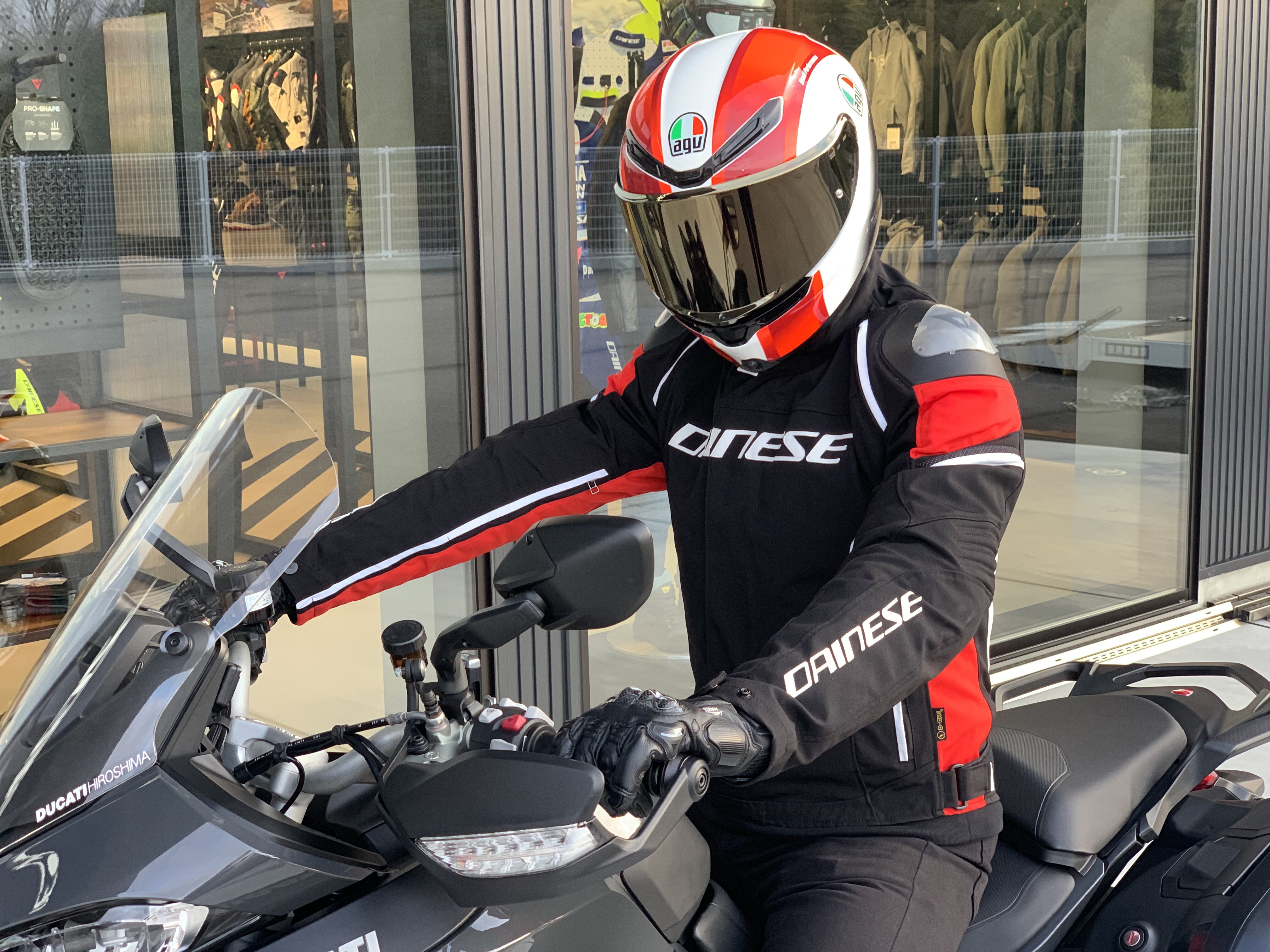 快適さと安全性を両立！RACING 3 D-DRY® JACKETの魅力を解説