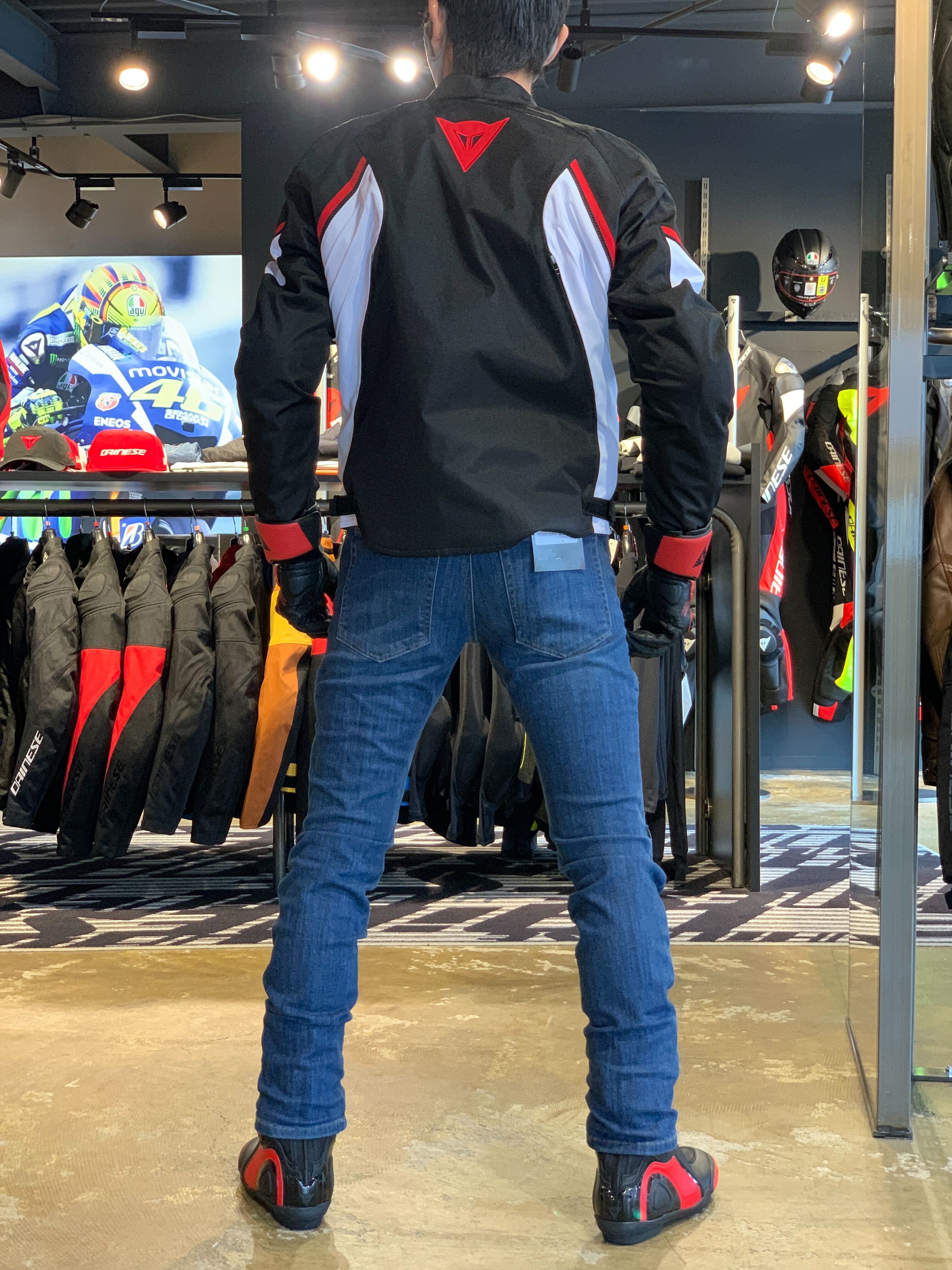 寒暖差が強くなる今の季節にオススメ、AVRO D2 TEX JACKET