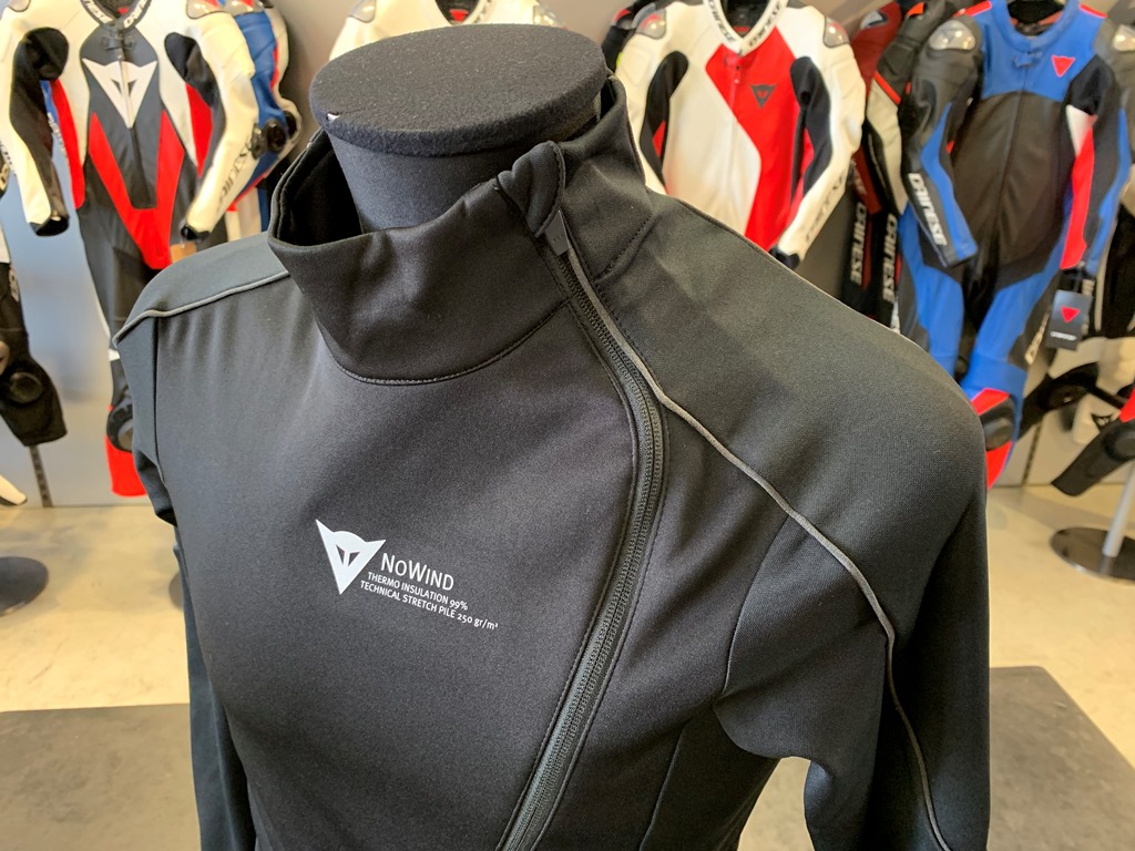 99%の断熱性能を持ったインナー『D-MANTLE FLEECE WS』