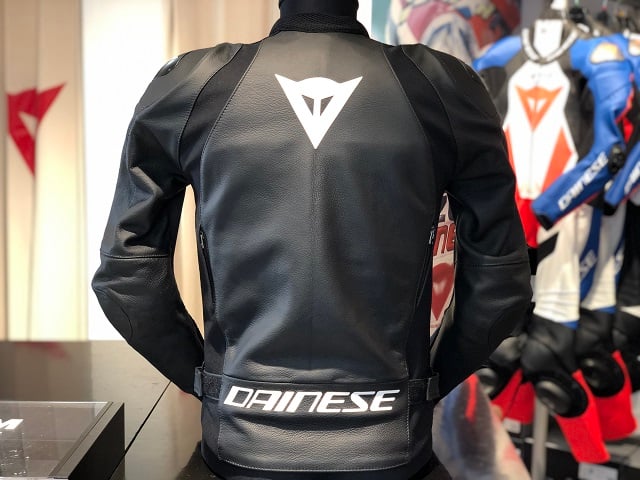 快適性と軽量性に優れた新定番スポーツレザージャケット”SPORT PRO