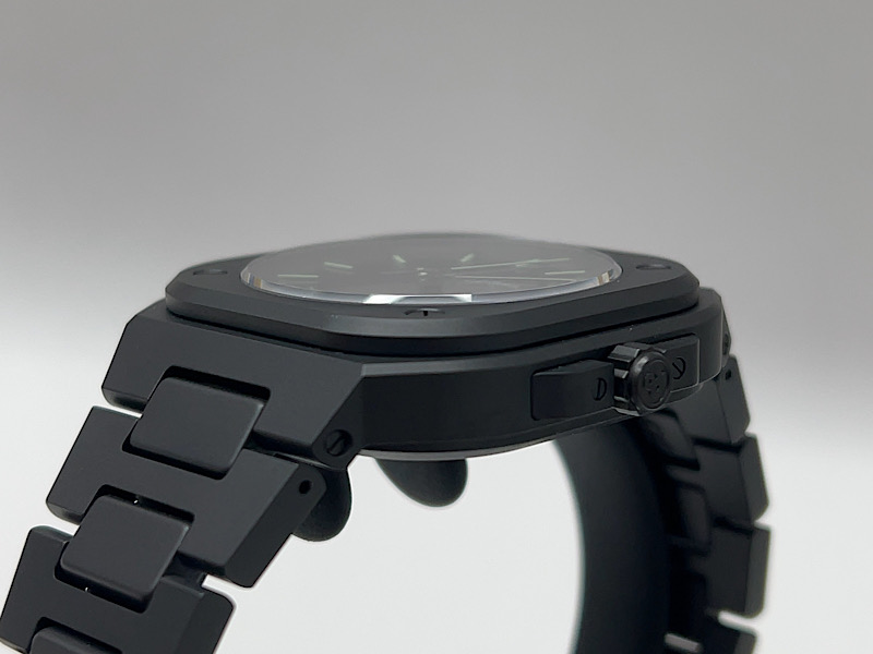 マットブラック×スーパールミノバ®が男心をくすぐる！！BR05ブラック