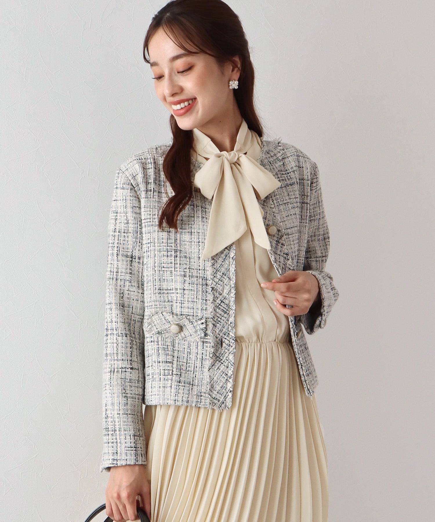 SALE】ミックスツイードノーカラージャケット×ボウタイプリーツ