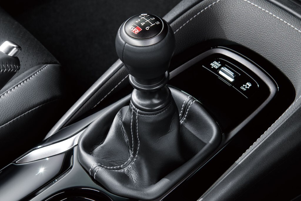 GRロゴ入りのGRカローラのシフトノブがGR86に装着可能みたいです