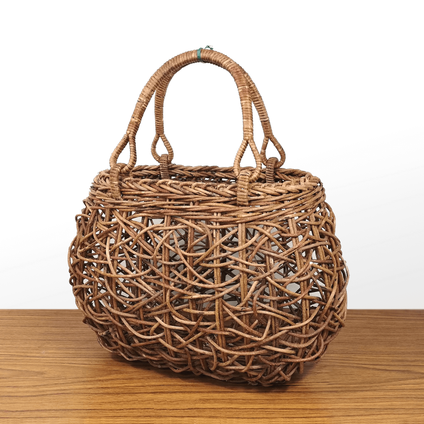 あけび-かごバッグ｜乱れ編み｜中サイズ｜胴張り｜青森県のあけびかご