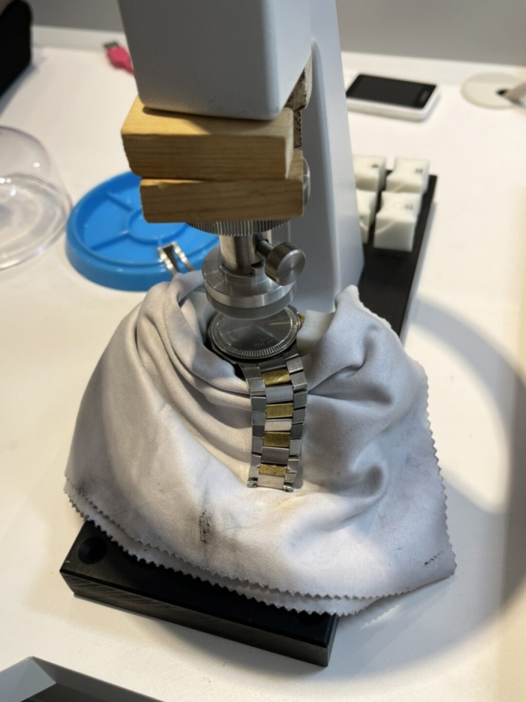 BAUME&MERCIER(ボーム＆メルシエ) リビエラ513111Pダイヤ の電池交換