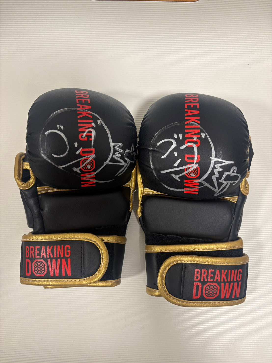 BreakingDown17.5 ゴングマン選手サイン入りグローブ – BreakingDown