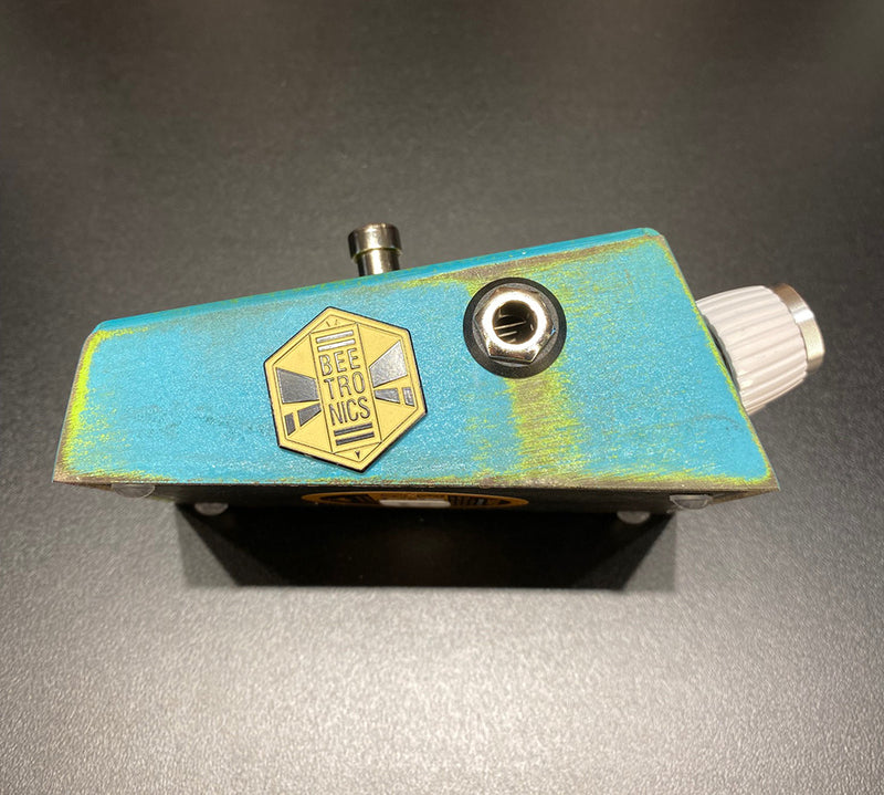 Custom Beetronics Fatbee Overdrive Pedal w/ Blue/Green Skull