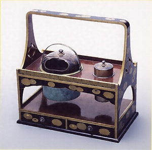 古松鶴蒔絵煙草盆 文化遺産オンライン