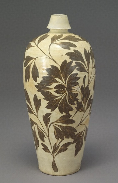 白釉鉄絵牡丹文梅瓶［重要美術品］ 文化遺産オンライン