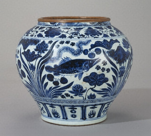 中国美術品 景徳鎮 元時代～明時代 青華 辰砂 陽刻浮彫細工 元染付写し