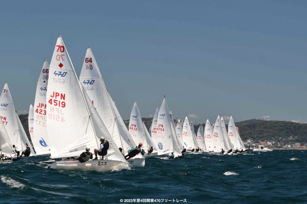真夏の江の島で開催。2023年第4回関東470フリートレース世界のヨット