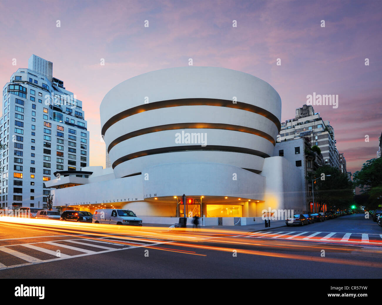 Guggenheim museum new york night hi-res stock photography and