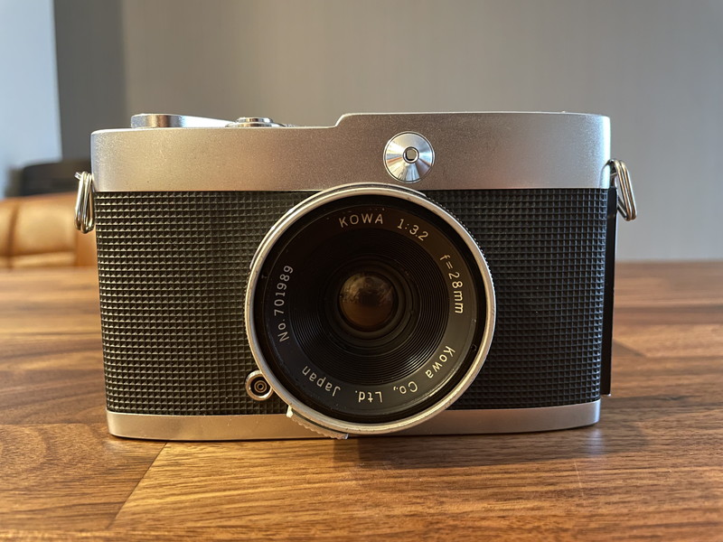 特徴的デザインの広角カメラ「コーワSW」 – カメトリ