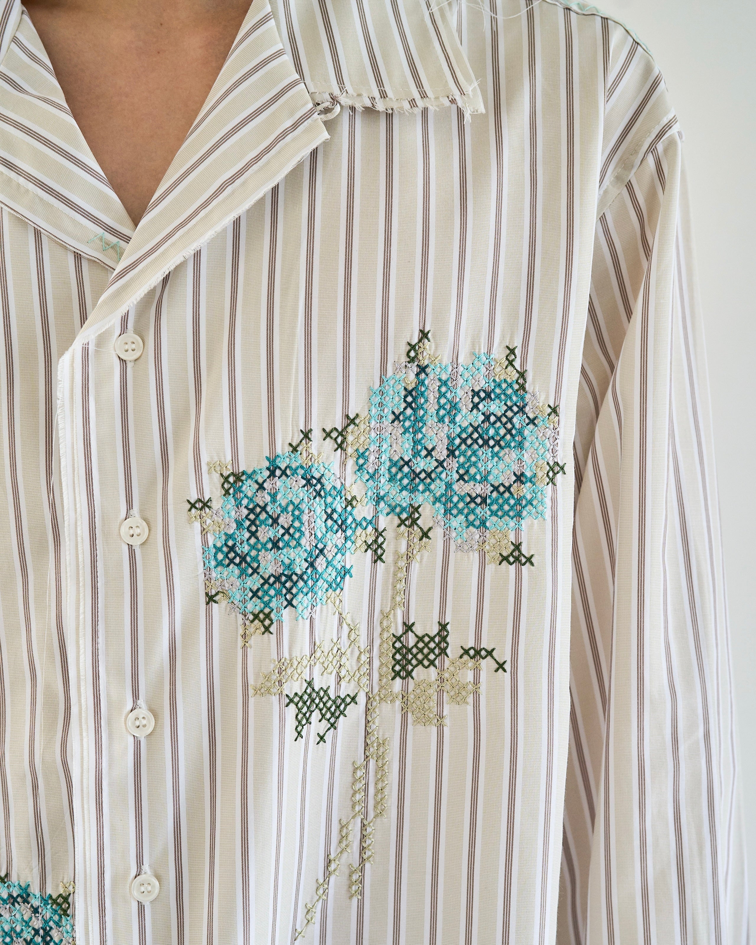 flower embroidery cut off stripe l/s shirt – CAMPHOR WOOD