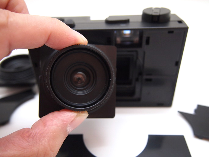 新発売のプラモデル式カメラ「LAST CAMERA」を作って試し撮りしました