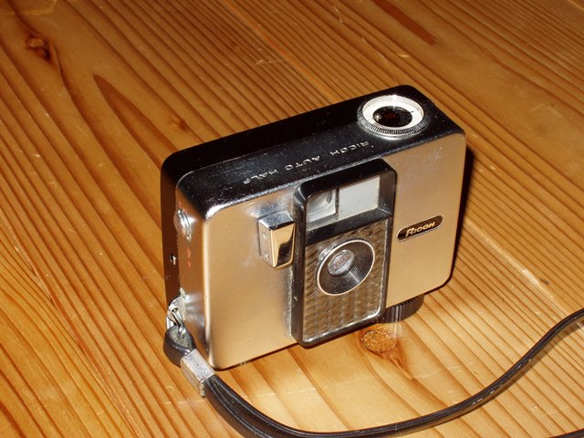 わたしのカメラ三昧 第35回 「ハーフサイズカメラで一世を風靡した