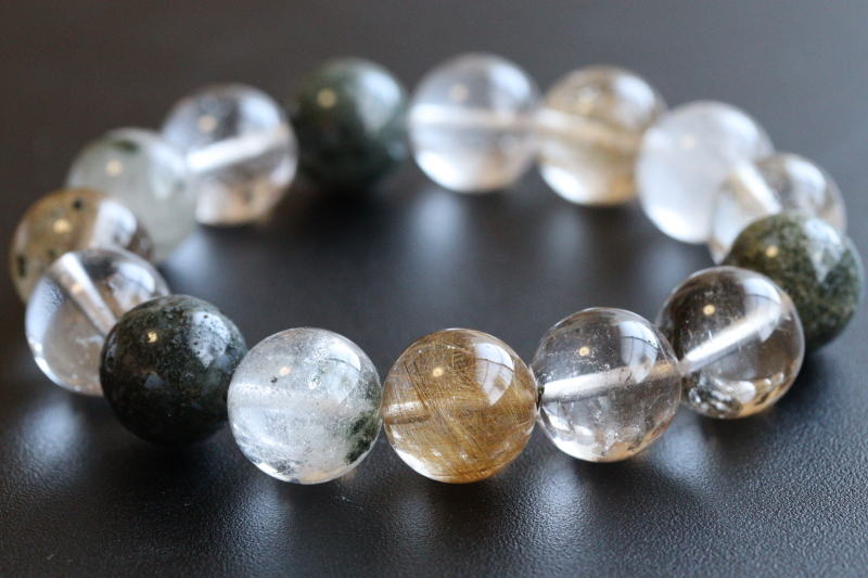 極上！ゴールドルチル入り15mm玉！高波動インドマニハール産水晶