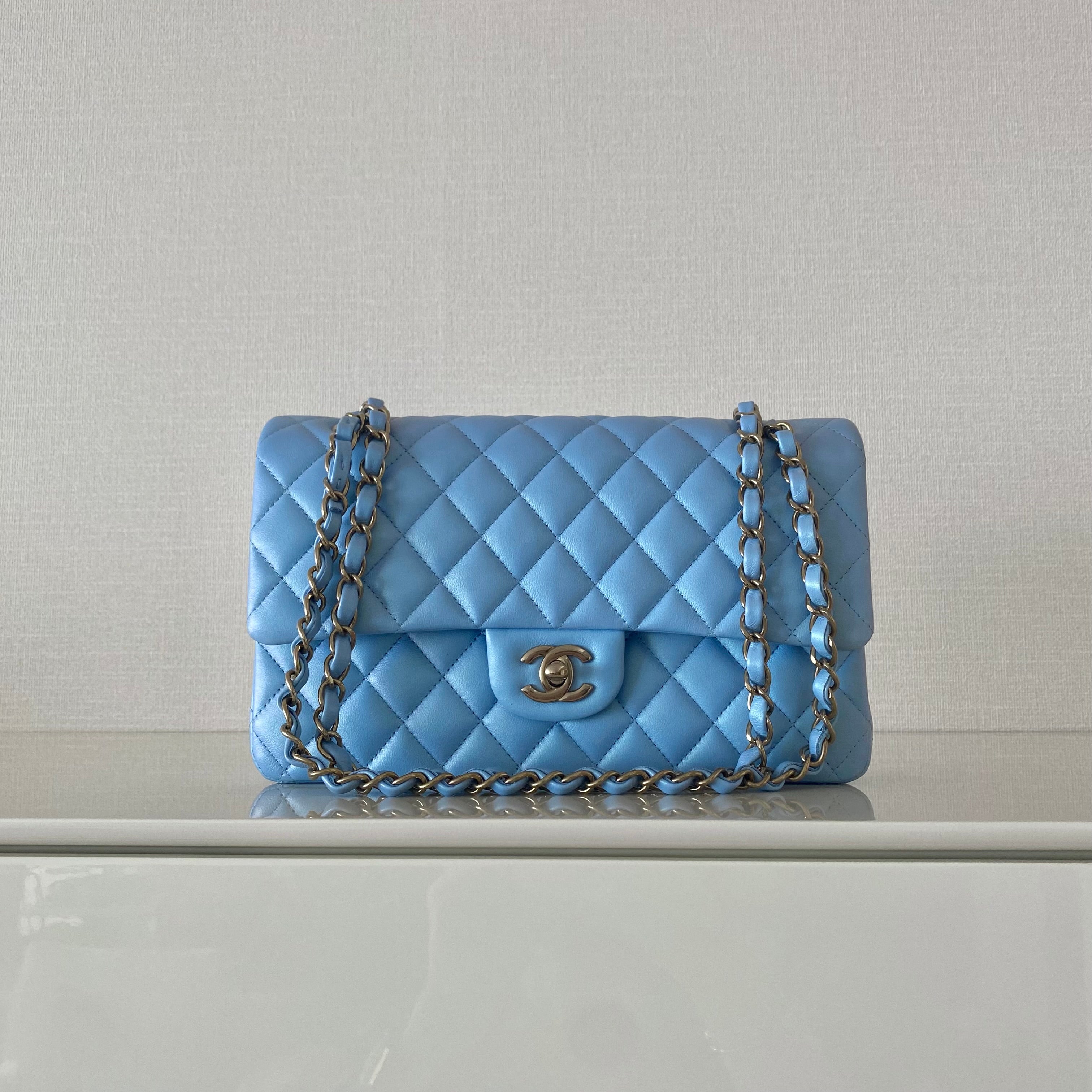 CHANEL マトラッセ キャビアスキン チェーンショルダーバッグ