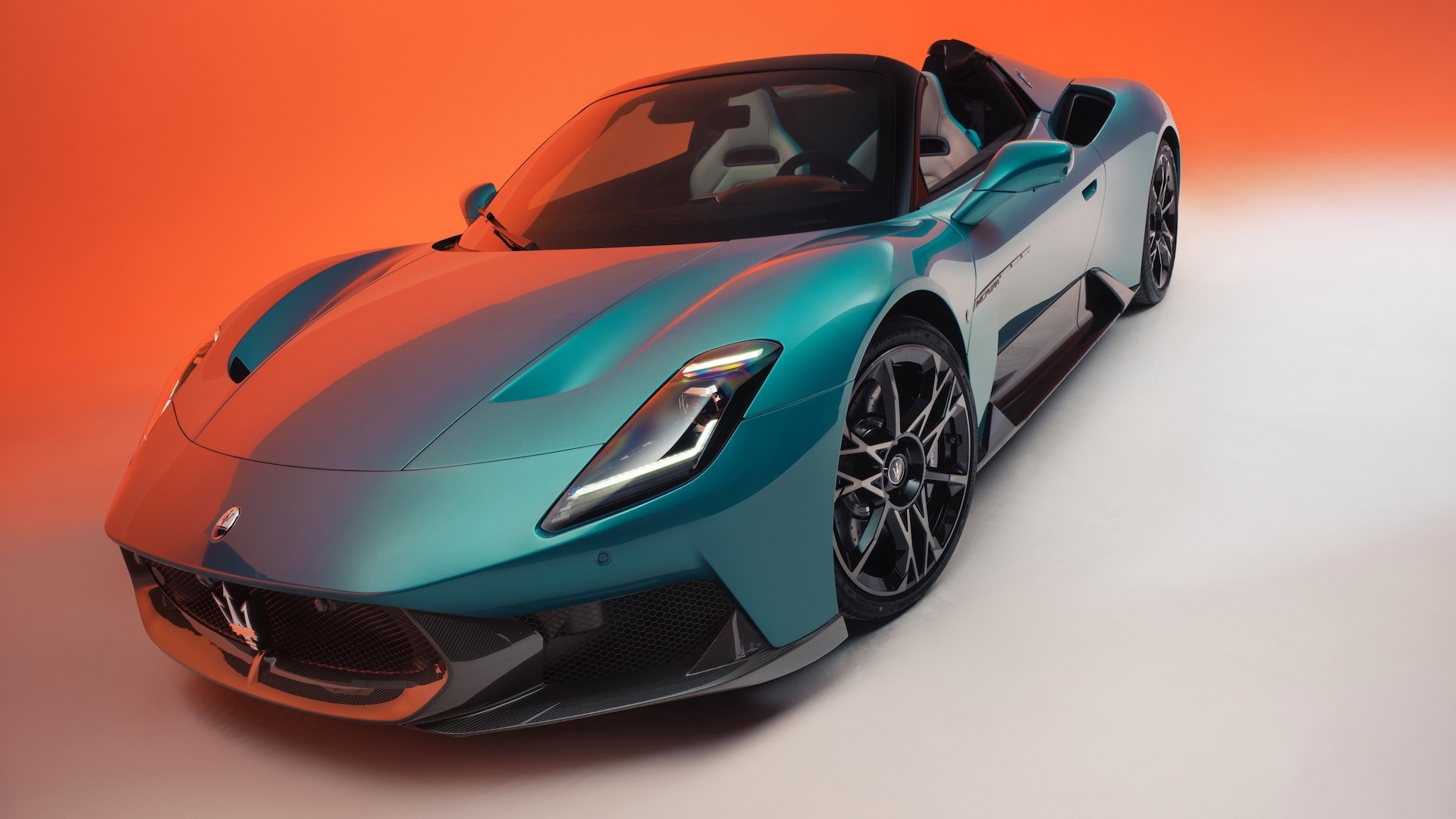 マセラティMCPURA – エネルギーとエレガンスの真髄を体現するスーパー