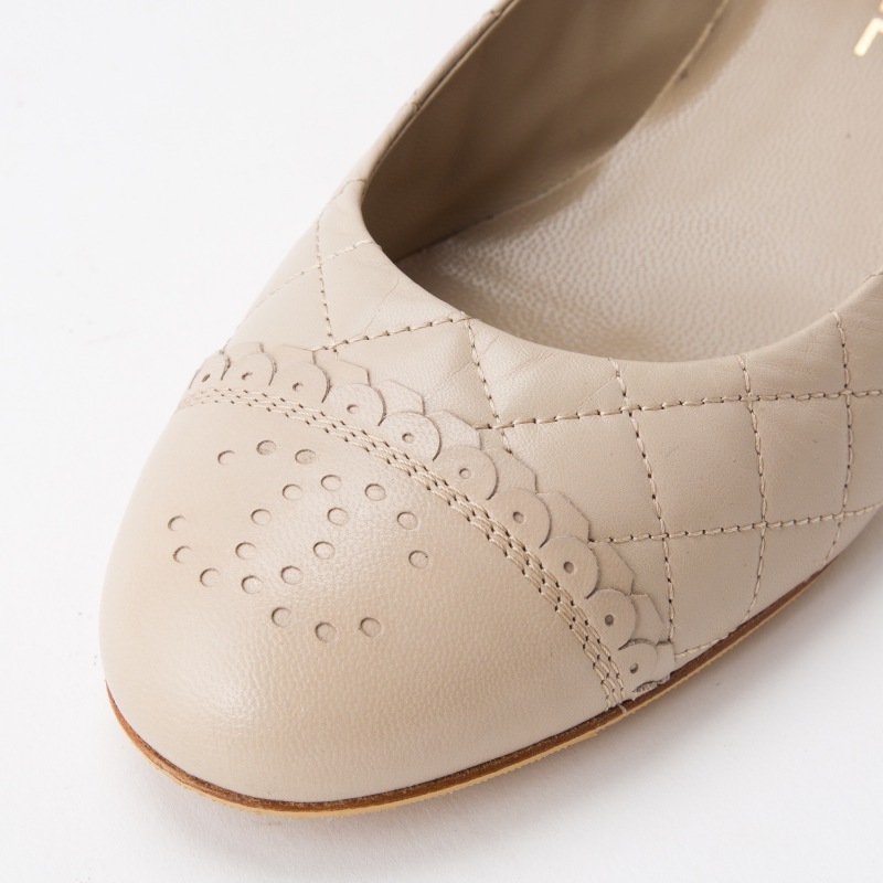 CHANEL シャネル レザーパンプス ベージュ系 | 結婚式パーティーの