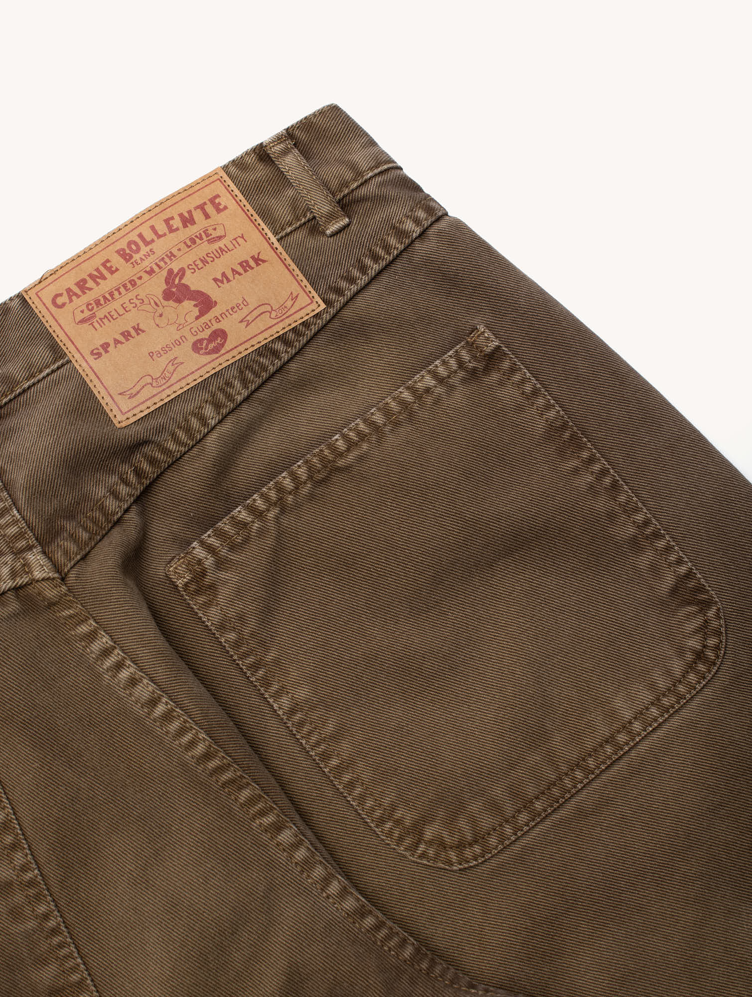 Love Pants Go West – Carne Bollente