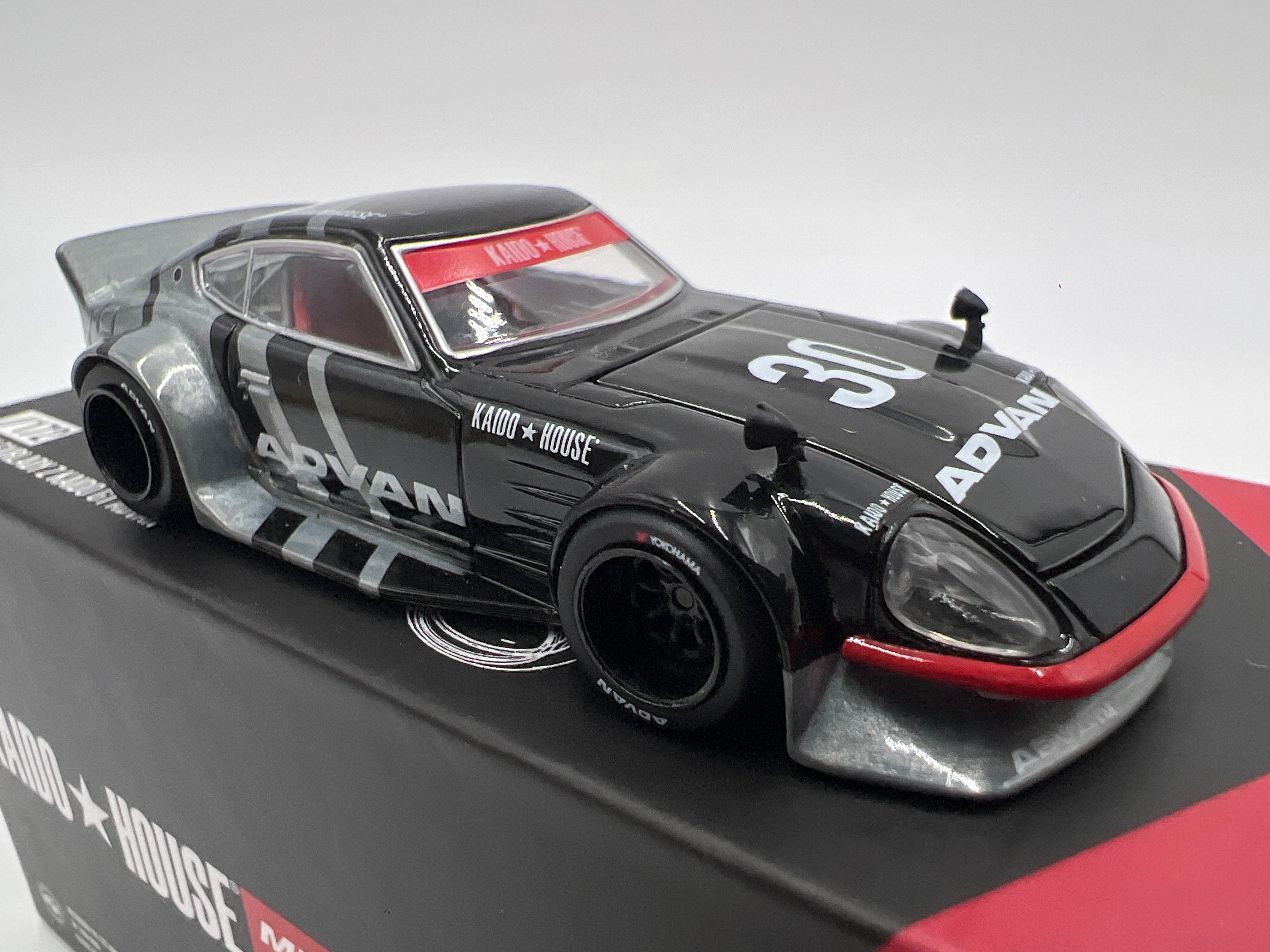 Mini GT Kaido House #172 CHASE Nissan Fairlady Z Kaido GT Advan