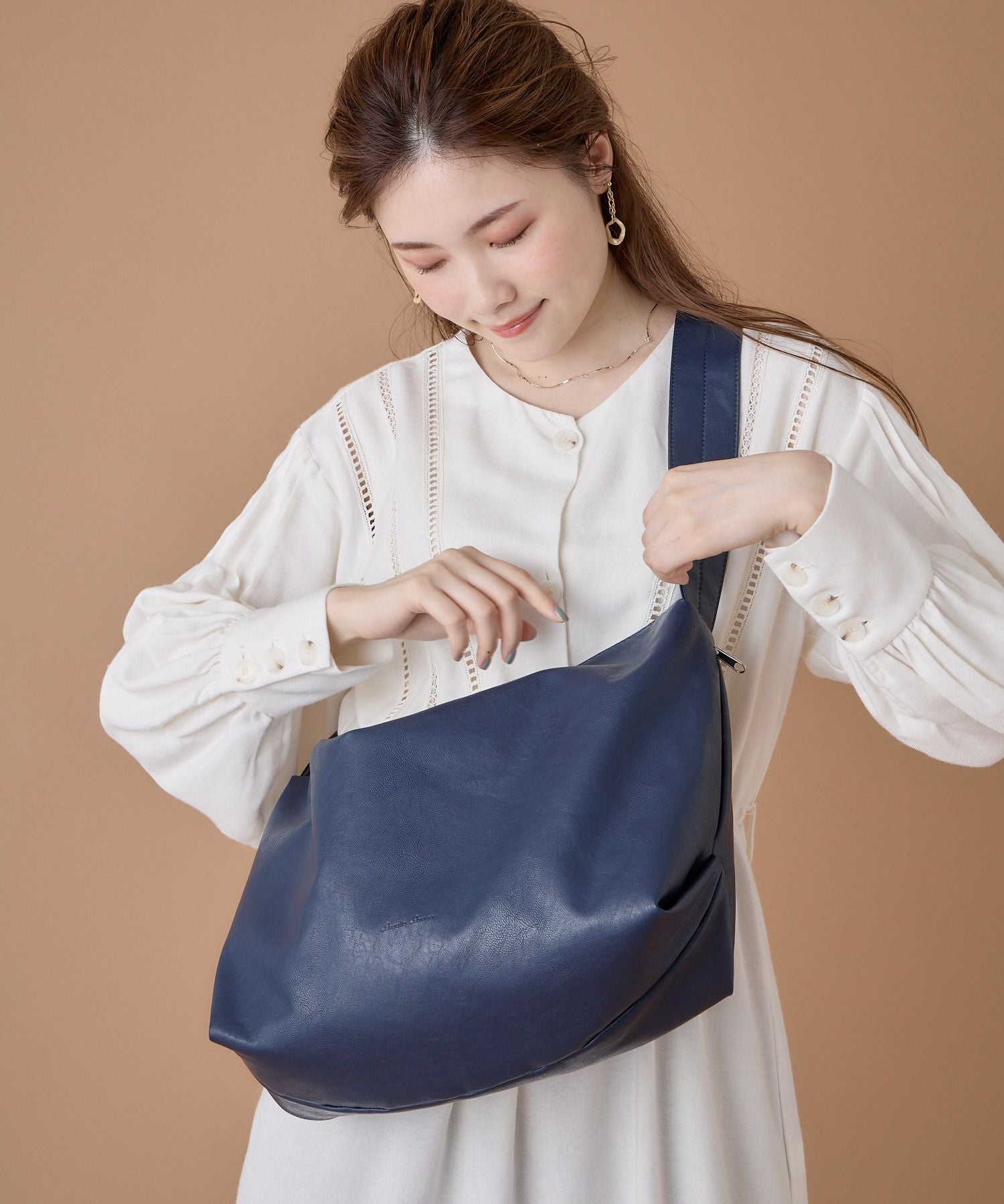 A4ワンショルダーバッグ/ハンモック | ショルダーバッグ | CARROT