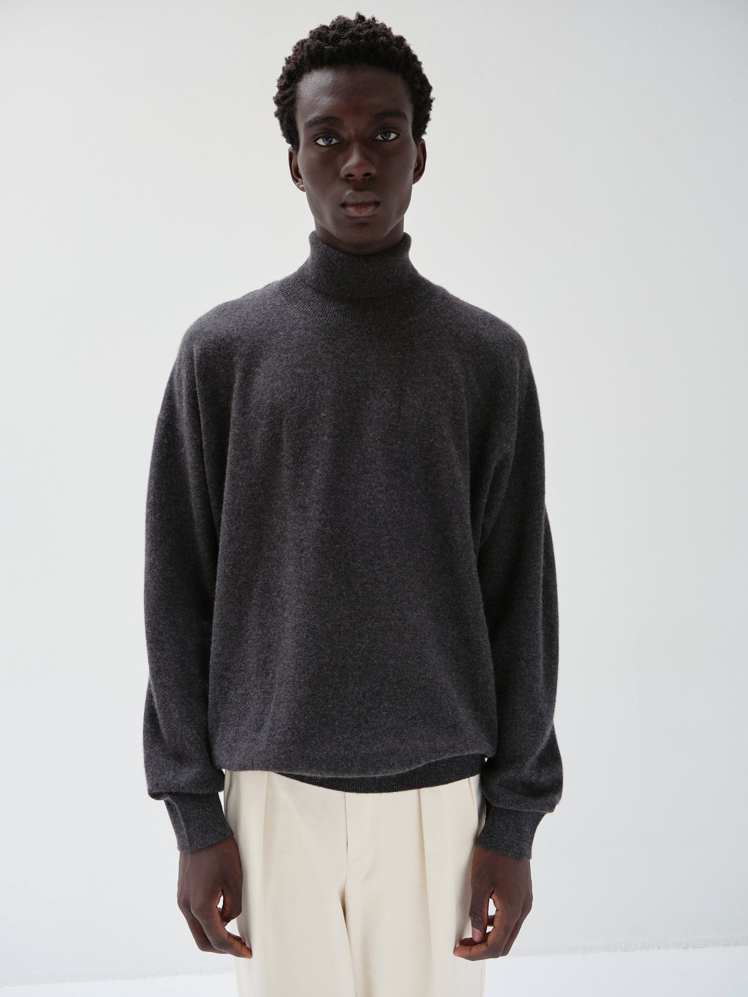 モンゴリアンカシミヤ タートルネック, Top Gray – cash & barba