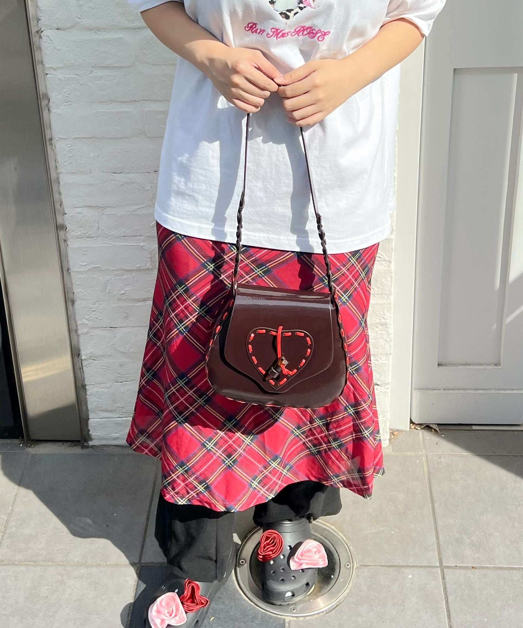 HEY! Mrs ROSE(ヘイ！ミセスローズ)メタルステッチポシェット