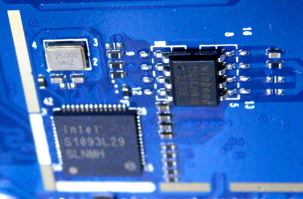 PC「CHUWI ミニPC HeroBox 8GB+256GB SSD Celeron J4125」分解