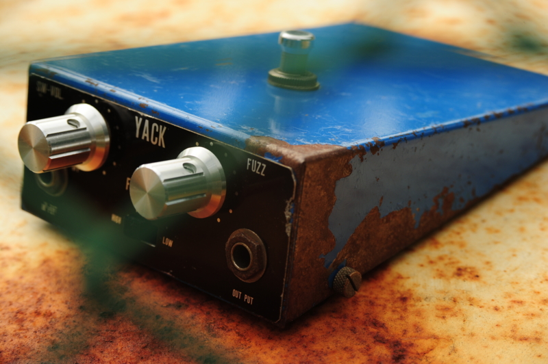 YACK YF-2 FUZZ BOX - エフェクター写真館
