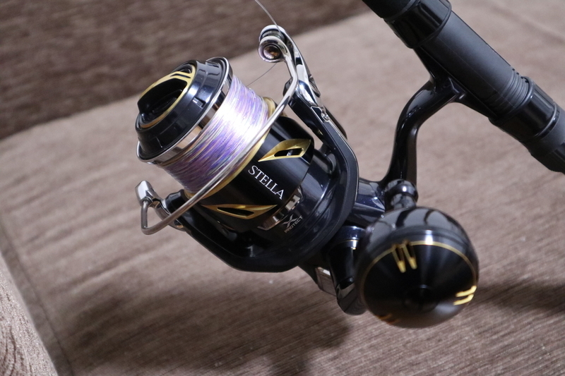 19STELLA SW 8000hgスピニングリール ブラック/ゴールド シマノ
