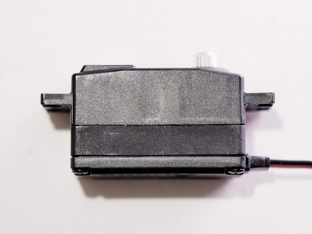 フタバのデジタルサーボS9570SVを7PXに繋げてSRモードに書き変えました