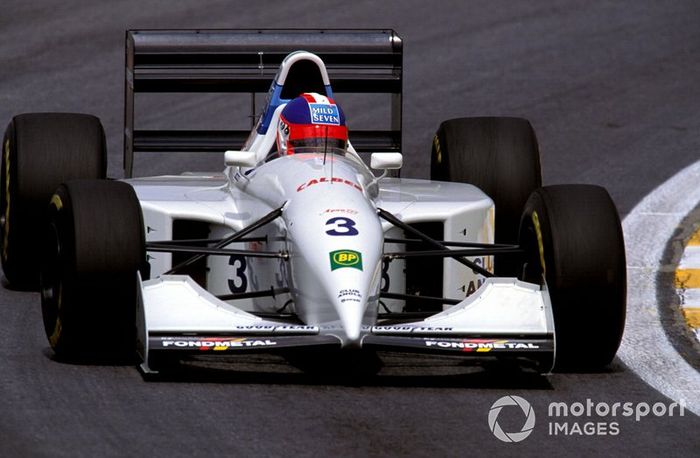 美しきF1マシン：「日本人が”夢”を見た、白い流星」ティレル022