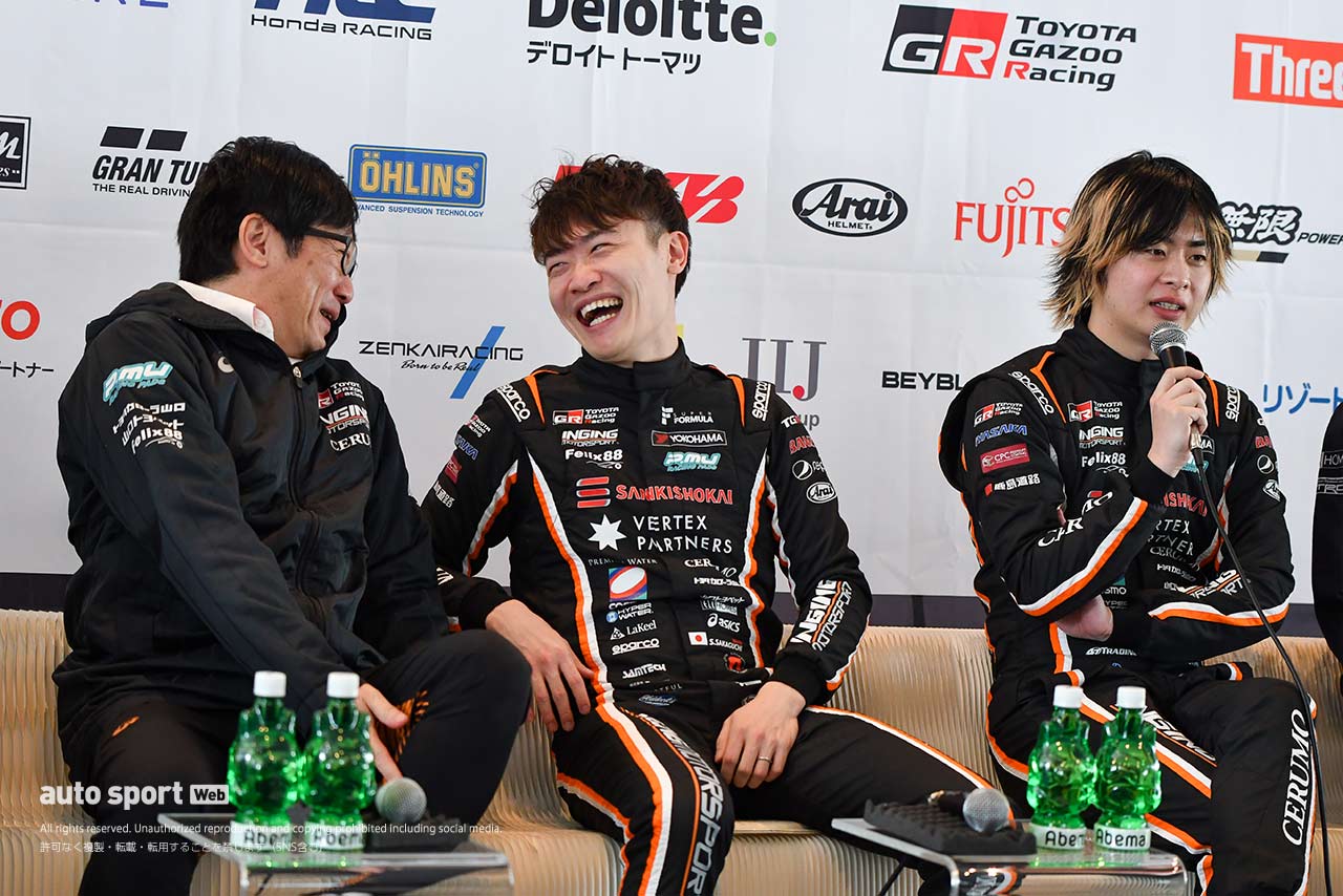 本山哲監督と小出峻（San-Ei Gen with B-Max） | autosport web