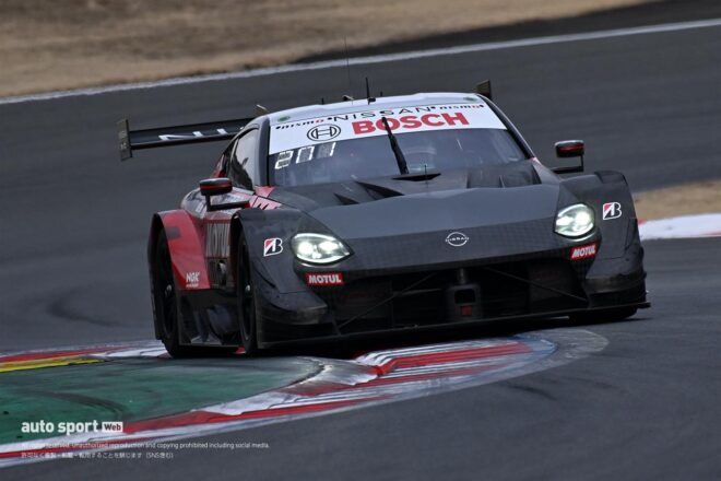 ロニー・クインタレッリのスーパーGTラストレースのMOTUL AUTECH Zを