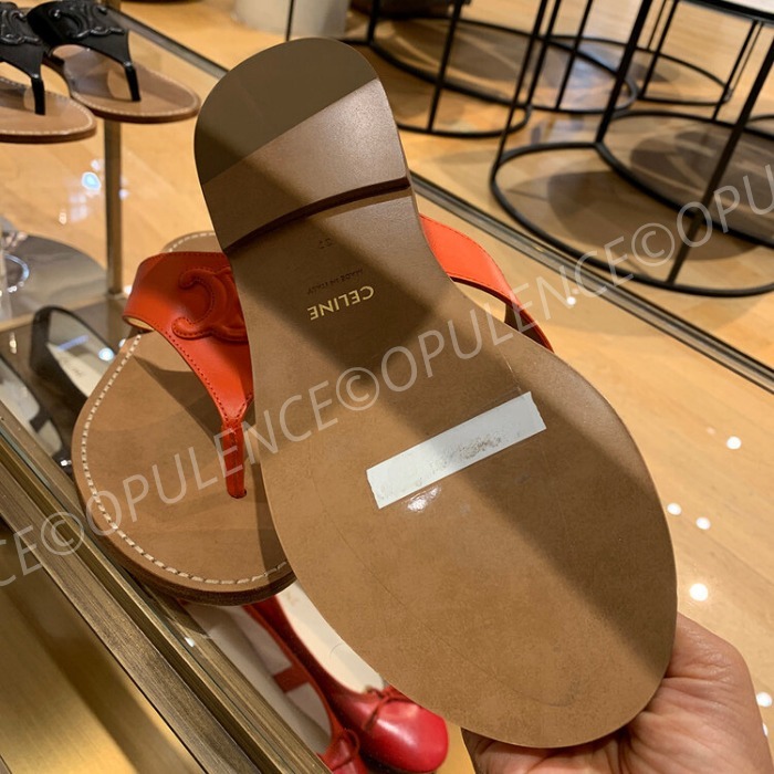 CELINE セリーヌ トリオンフ レザー トング フラット サンダル (CELINE