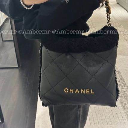 ブラック（黒）系 CHANEL CHANEL 22(シャネル) ハンドバッグ