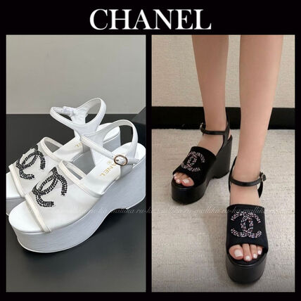 ホワイト（白）系 CHANEL(シャネル) サンダル・ミュール(レディース