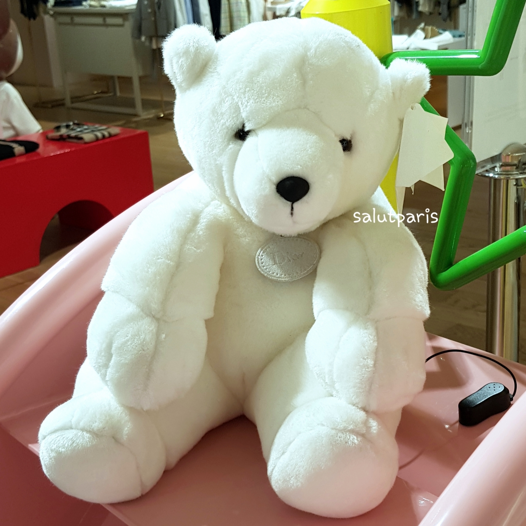 出産祝い贈物に*ベビーディオール*ふわふわテディベアぬいぐるみ (Dior