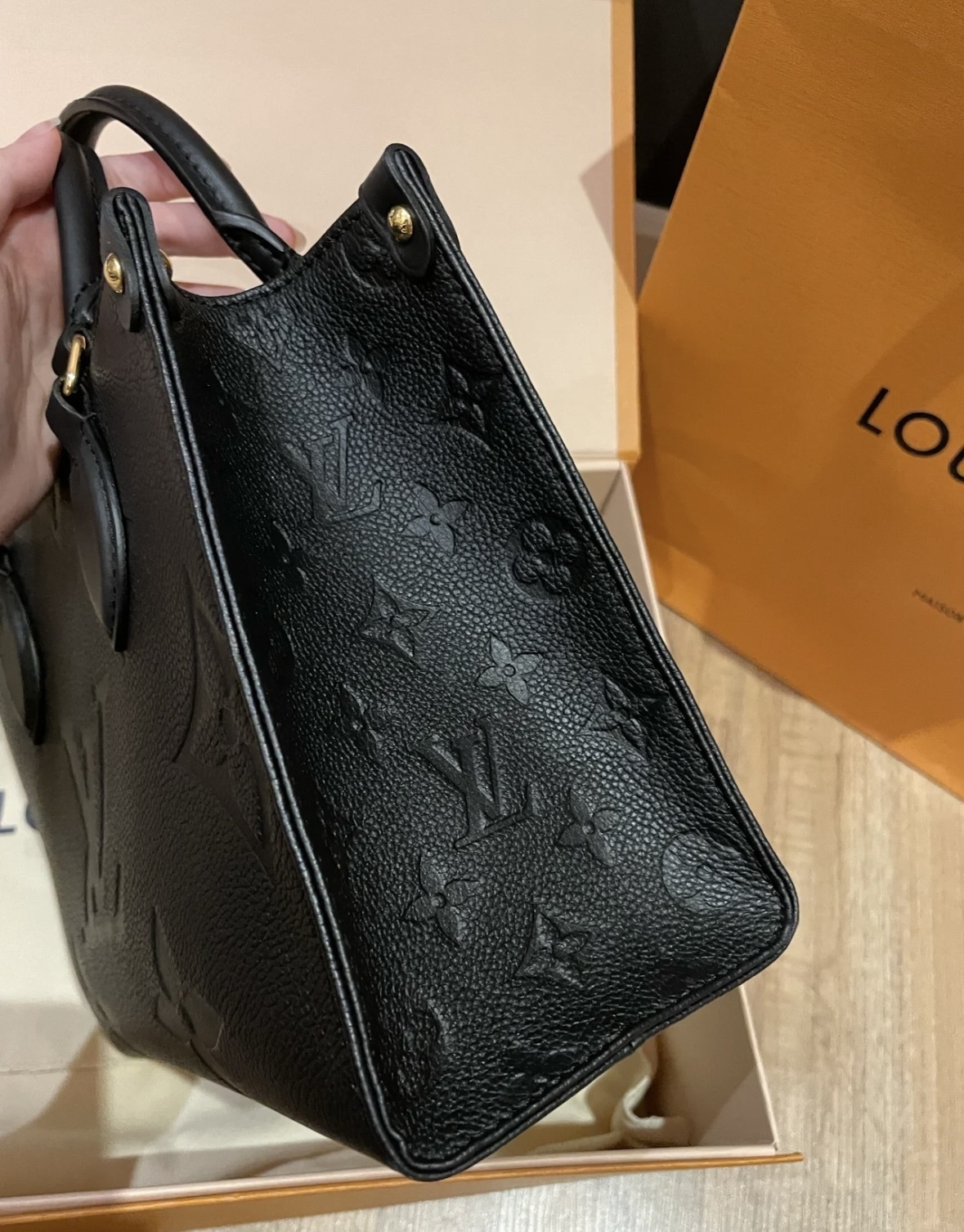 Louis Vuitton 】 オンザゴー PM モノグラム・アンプラント (Louis