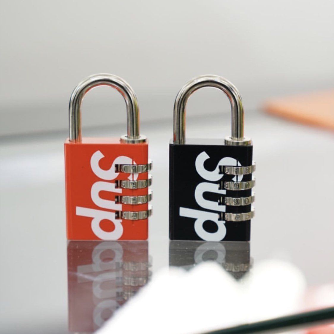 Supreme Master Lock レッド南京錠 Supreme Masterlock Lock Red – The