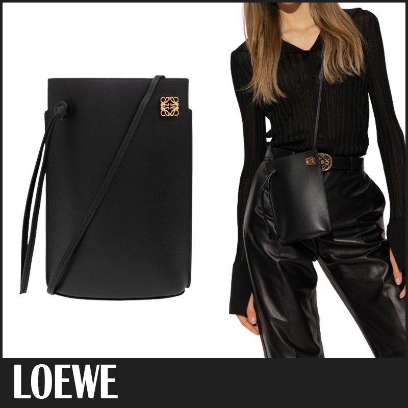 ☆送料関税込☆LOEWE ダイスポケット ショルダーバッグ☆超人気 (LOEWE
